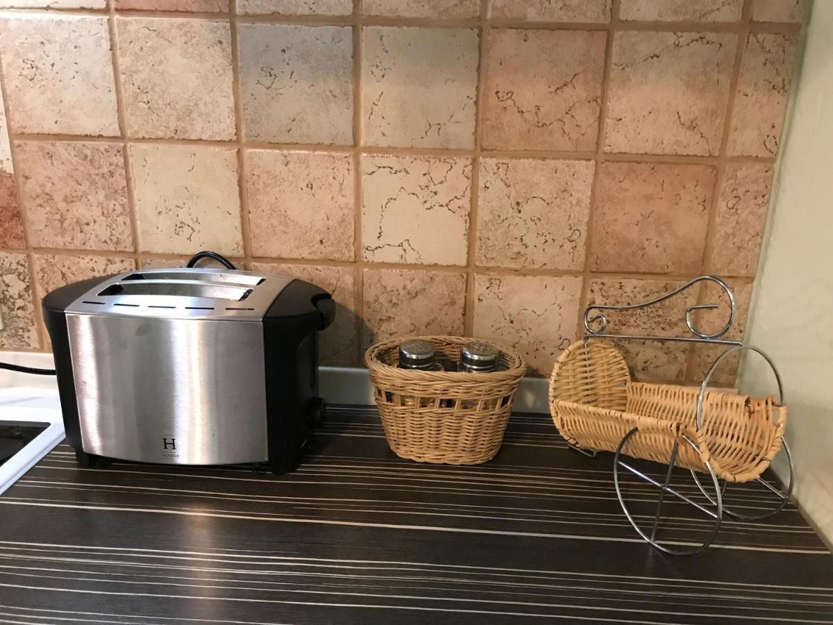Spacious 1Bdrm Apartment Near Metro. Free Parking Вантаа Екстериор снимка